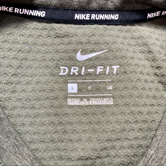 Nike Running Crewneck - Picture 8 of 8